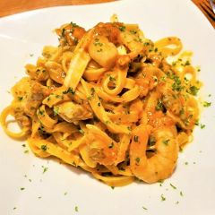 魚介とトマトソースのタリアテッレ 